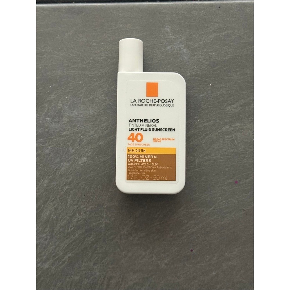 La Roche-Posay Anthelios Tinted Mineral Sunscreen SPF 40 Medium 1.7oz 50ml